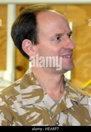 U.S. Navy Adm. Edmund P. Giambastiani, vice chairman of the Joint Chiefs of Staff, meets with Royal Army Maj. Gen. Jacko Page, Regional Command South commander, at Kandahar Airfield, Afghanistan, June 23, 2007. Giambastiani visited Regional Command South at Kandahar to receive an update on International Security Assistance Force operations. Defense Dept.  U.S. Air Force Tech. Sgt. Adam M. Stump. (Released) Stock Photo