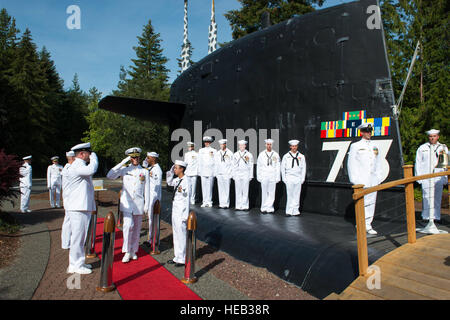 BANGOR, Wash. (Aug. 26, 2016) Capt. Michael Lewis, the 13th commanding officer of the Los Angeles-class fast-attack submarine USS Houston (SSN 713) and the keynote speaker for the event, arrives at Houston’s decommissioning ceremony at Naval Base Kitsap Bangor. Houston concluded 33 years of service as the fourth U.S. warship to be named after Houston, Texas.  Mass Communication Specialist 1st Class Amanda R. Gray Stock Photo