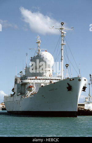 A starboard bow view of the missile range instrumentation ship USNS OBSERVATION ISLAND (T-AGM 23). Stock Photo