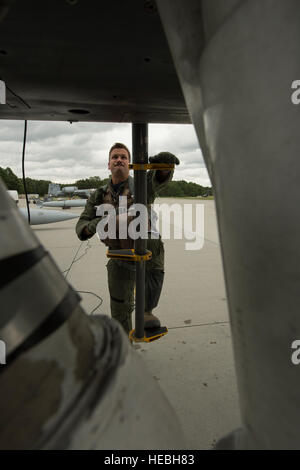 A pilot from the 354th Expeditionary Fighter Squadron flies an A-10 ...