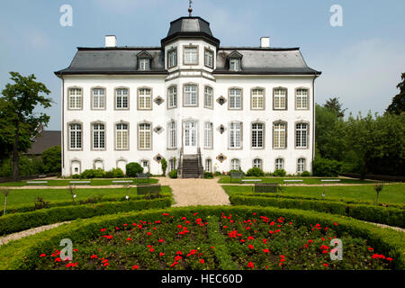 Deutschland, NRW, Kreis Heinsberg, Übach-Palenberg, Ortsteil Zweibrüggen, Schloss Zweibrüggen im Wurmtal Stock Photo