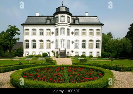 Deutschland, NRW, Kreis Heinsberg, Übach-Palenberg, Ortsteil Zweibrüggen, Schloss Zweibrüggen im Wurmtal Stock Photo