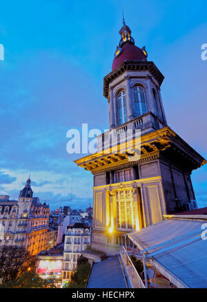 Argentina, Buenos Aires Province, City of Buenos Aires, Twilight view of the historic building on Plaza del Congreso. Stock Photo