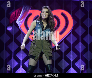 Sunrise FL, USA. 18th Dec, 2016. Hailee Steinfeld performs during The I Heart Radio Y-100 Jingle ball at The BB&T Center on December 18, 2016 in Sunrise, Florida. © Mpi04/Media Punch/Alamy Live News Stock Photo