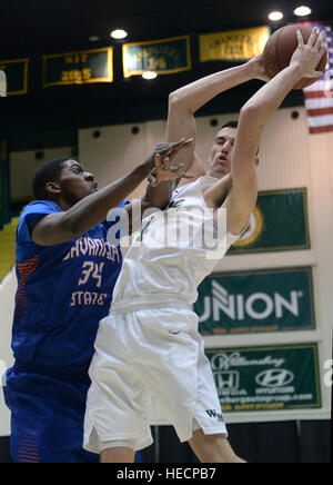 Williamsburg, VA, USA. 19th Dec, 2016. 20161219 - William and Mary guard OMAR PREWITT (4) grabs a rebound against Savannah State center MARICUS GLENN (34) in the second half at Kaplan Arena in Williamsburg, Va. © Chuck Myers/ZUMA Wire/Alamy Live News Stock Photo