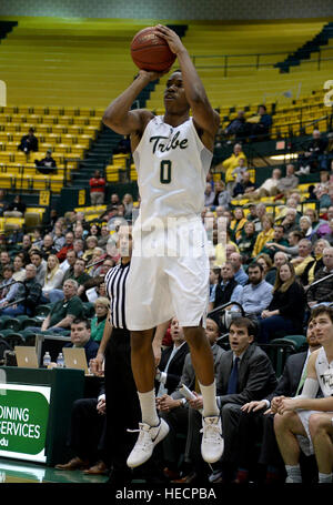 Williamsburg, VA, USA. 19th Dec, 2016. 20161219 - William and Mary guard DANIEL DIXON (0) shoots and scores a three-point shot against Savannah State in the second half at Kaplan Arena in Williamsburg, Va. © Chuck Myers/ZUMA Wire/Alamy Live News Stock Photo