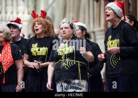 Southwark Cathedral, London, UK. 19th Dec 2016. The Choir with No Name perform during the Christmas Carol Service at Southwark Cathedral. The Mayor of London, Sadiq Khan and his wife Saadiya Khan attends The Mayor's Christmas Carol Service at Southwark Cathedral Credit: Dinendra Haria/Alamy Live News Stock Photo