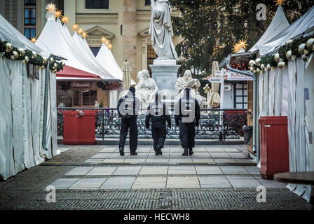 Berlin, Germany, 20th December, 2016. Weihnachtszauber Market at the Gendarmenmarkt. Christmas market in central Berlin is closed as an act of solidarity for the victims of the terrorist attack at Breitscheidplatz on the 19th of December. An increased security and police presence is clearly visible within the empty market and city. Photo Bailey-Cooper Photography/Alamy Live News Stock Photo