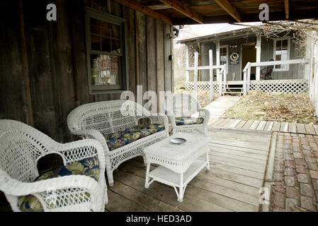 Leclaire, Iowa, USA. 5th Mar, 2004. Mike Wolfe's home in LeClaire, Iowa March 4th, 2004. The original pine plank floors, 12-foot ceilings and brick walls left in their natural state convey the same ambiance that original owner Capt. J.E. Davidson knew when he built it in 1854. © Quad-City Times File/Quad-City Times/ZUMA Wire/Alamy Live News Stock Photo