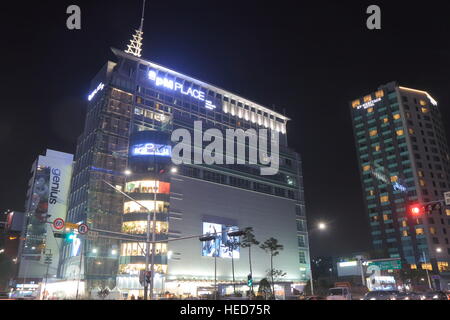 Apm department store hi res stock photography and images Alamy