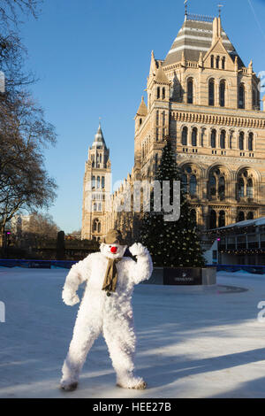 On the coldest week of the year, The Snowman takes to the ice at the Natural History Museum Ice Rink. The show is currently on at the Peacock Theatre (until 1 January 2017). Stock Photo