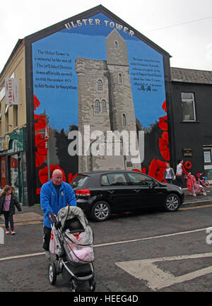 Belfast Unionist, Loyalist Mural of Ulster Tower gable end from battle of the Somme Stock Photo