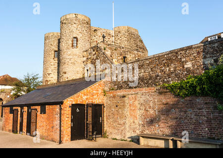 Rye town's historical 13th century Ypres Tower castle and museum. Known Formally as 'Baddings Tower'. Golden hour, clear blue sky. Stock Photo