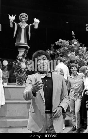 Stimmung, Stars und gute Laune, Unterhaltungsshow, Deutschland 1982, Regie: Ekkehard Böhmer, Mitwirkende: Stimmungssänger Tony Marshall Stock Photo