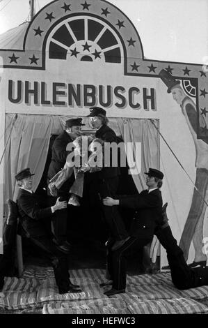 Neues aus Uhlenbusch, Kinderserie, Deutschland 1978, Regie: Gerard Samaan, Szenenfoto aus der Episode 'Das Fest fällt aus' Stock Photo