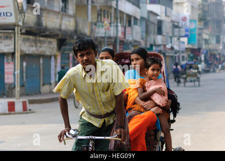 Khulna: Bicycle rickshaw, Khulna Division, Bangladesh Stock Photo