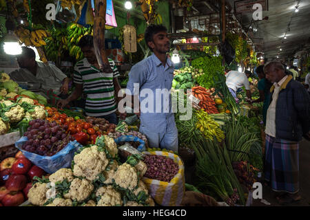 Fruit and vegetable stalls in Nuwara Eliya market hall, Central Province, Sri Lanka Stock Photo