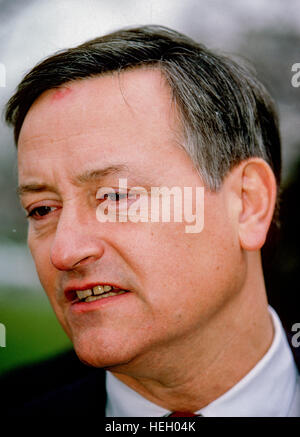 Washington, DC., USA, 25th February, 1985 Richard Celeste Democratic Governor of Ohio talks with reporters on the North Lawn of the White House following the annual winter meeting of the National Governors Association with President Ronald Reagan  Credit: Mark Reinstein Stock Photo