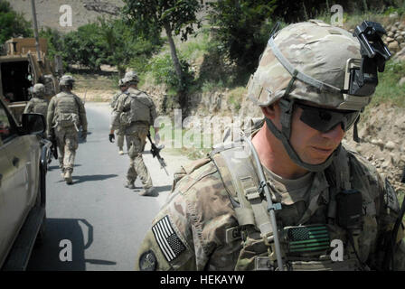 U.S. Army 2nd Lt. Taylor Gingrich, the 2nd Platoon, Company A, 1st ...