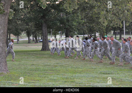 Soldiers from Headquarters and Headquarters Company, 193rd Brigade ...