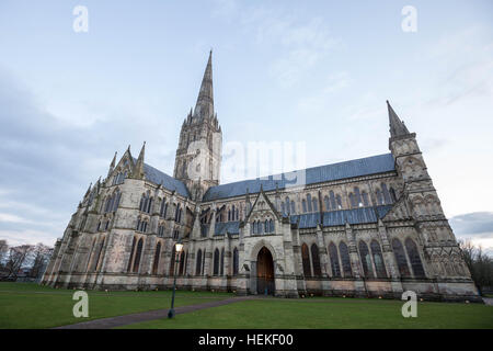 Wiltshire, UK. 20th Dec, 2016. Salisbury Cathedral © Guy Corbishley/Alamy Live News Stock Photo