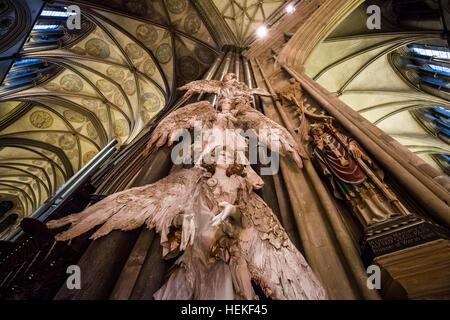 Wiltshire, UK. 20th Dec, 2016. Salisbury Cathedral Christmas Angels © Guy Corbishley/Alamy Live News Stock Photo