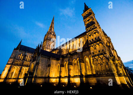 Wiltshire, UK. 20th Dec, 2016. Salisbury Cathedral seen at night © Guy Corbishley/Alamy Live News Stock Photo