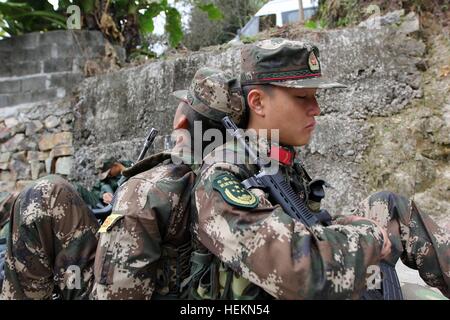 Putian, Putian, China. 20th Dec, 2016. Putian, CHINA-December 20 2016: (EDITORIAL USE ONLY. CHINA OUT) Soldiers are on the march in Putian, southeast China's Fujian Province, December 19th, 2016. © SIPA Asia/ZUMA Wire/Alamy Live News Stock Photo