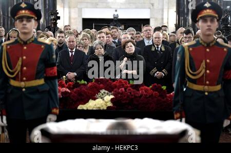 Moscow, Russia. 22nd Dec, 2016. Family and friends pay their respects to Russian Ambassador to Turkey Andrei Karlov during the memorial service at the Russian Foreign Ministry December 22, 2016 in Moscow, Russia. Karlov was gunned down in Turkey by an assassin during an art exhibition opening. © Planetpix/Alamy Live News Stock Photo