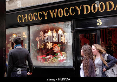 Brighton Lanes at Christmas Stock Photo: 22307221 - Alamy