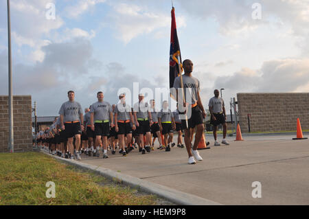 Army Reserve Soldiers with the 75th Training Command Headquarters ...