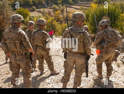 An U.S. Army soldier attached to White Platoon, Troop B, 1st Squadron ...