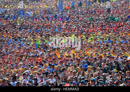 Boy Scouts of America volunteers arrive for the opening ceremony of this years national scout jamboree at the Summit Bechtel Family National Scout Reserve in Mt. Hope, W.Va., July 16, 2013. (U.S. Army photo by Staff Sgt. Russell Lee Klika/Released) 2013 National Scout Jamboree 130716-A-NR745-002 Stock Photo