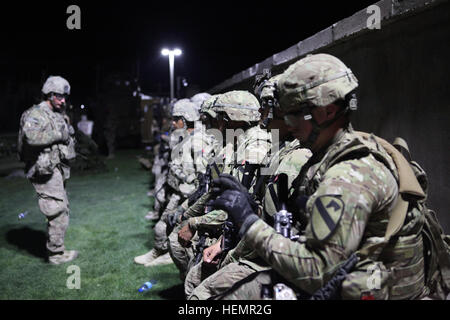 U.S Soldiers with Delta Company, 1st Battalion, 5th Cavalry Regiment, 2nd Brigade Combat Team, 1st Cavalry Division, prepare for their assignments upon arrival at the U.S. Consulate in Herat province, Afghanistan, Sept. 14, 2013.  Delta Company collaborates with other security and military forces to ensure security for the members of the U.S. Consulate. (U.S. Army photo by Spc. Ryan D. Green/Released) D 1-5 arrives at US Consulate in Herat 130914-A-YW808-147 Stock Photo