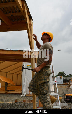 Soldiers from 615th Engineer Company, 52nd Engineer Battalion at Fort ...