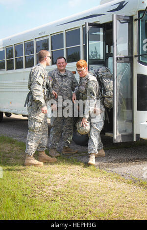 Soldiers of the 155th Headquarters Headquarters Company travel back home to Tupelo, Miss., on CH 47 Chinooks July 12, 2015. (Mississippi National Guard photo by 1st Lt. Jennifer Frazer, 155th Armored Brigade Combat Team) Air flight to home station 150711-A-DE841-9184 Stock Photo