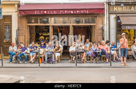 street scene in front of cafe l´etoile manquante Stock Photo