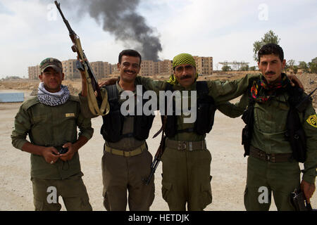 Syria, Rojava: soldiers of the People's Protection Units in Hassage Stock Photo