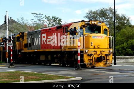 The DX class locomotives, introduced between 1972 and 1976, are 49 ...
