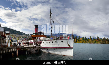 The TSS Earnslaw is a 1912 Edwardian vintage twin screw steamer plying the waters of Lake Wakatipu in New Zealand.  Construction started: July 4, 1911 Launched: February 24, 1912 Length: 51 m Draft: 2.1 m Builders: McGregor and Company, Dunedin Stock Photo