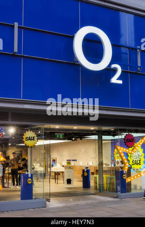 O2 mobile phone store in Market Street, Manchester Stock Photo - Alamy