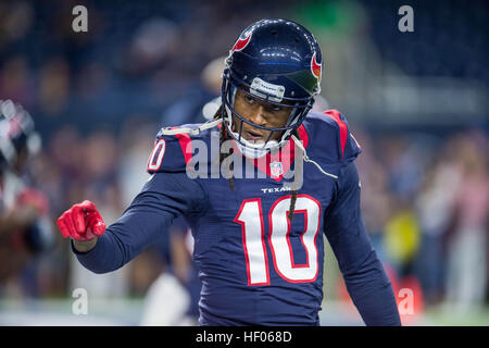 Houston, Texas, USA. 24th Dec, 2016. Houston Texans wide receiver DeAndre Hopkins (10) prior to an NFL game between the Houston Texans and the Cincinnati Bengals at NRG Stadium in Houston, TX on December 24th, 2016. © Trask Smith/ZUMA Wire/Alamy Live News Stock Photo