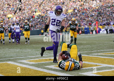 Minnesota Vikings' Harrison Smith during warm-up before during the  International Series NFL match at Twickenham, London. PRESS ASSOCIATION  Photo. Picture date: Sunday October 29, 2017. See PA story GRIDIRON London.  Photo credit