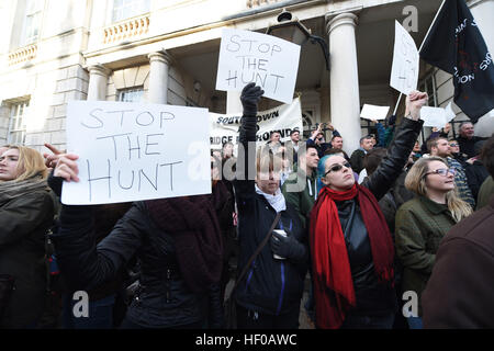 Lewes Sussex, UK. 26th Dec, 2016. Anti hunt protesters amongst the crowds who turned out to see the Southdown and Eridge Foxhounds take part in their traditional Boxing Day hunt in Lewes today © Simon Dack/Alamy Live News Stock Photo