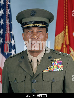 Portrait:  US Marine Corps (USMC) Lieutenant General (LGEN) Frank E. Petersen Jr. (covered) Portrait of U.S. Marine Corps Lieutenant General Frank E. Petersen Jr Stock Photo