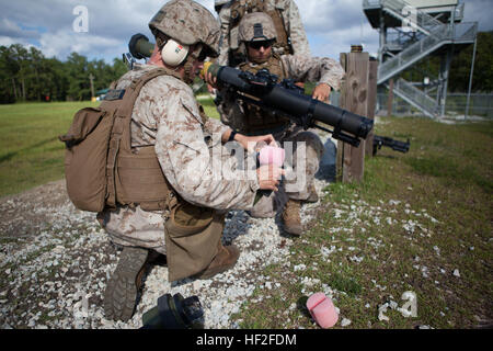 Female Marines with Alpha Company, Infantry Training Battalion, School ...