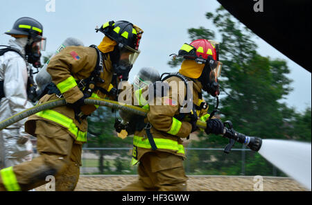 Firefighters from the 181st and the 317th Engineer Detachment, Nebraska ...