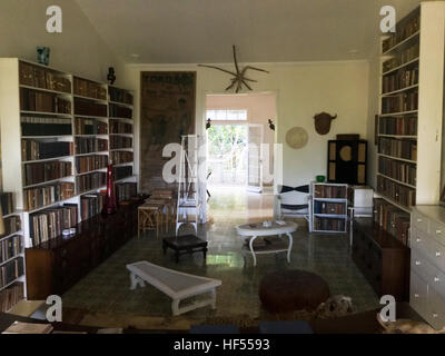 Ernest Hemingway's library at his house, Finca La Vigia, near Havana, Cuba Stock Photo