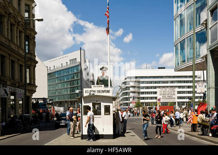 Checkpoint Charlie, former border control point in Berlin Stock Photo
