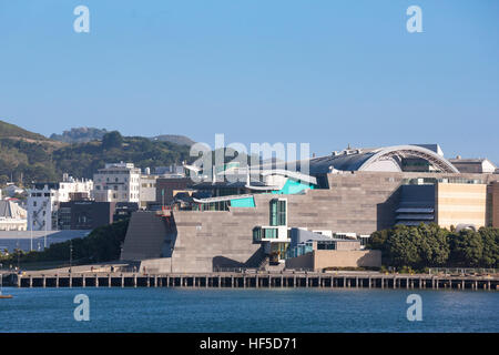 Wellington Waterfront Walk with Te Papa Tongarewa, Museum of New Zealand. View across Lambton Harbour. Stock Photo